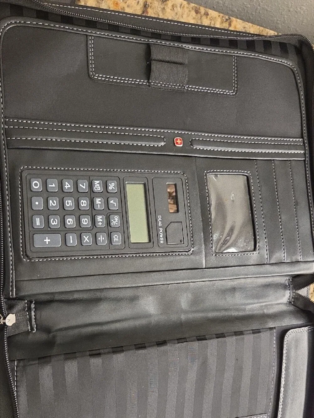 Wenger Swiss Folio Binder Notebook Organizer Black Zippered Closure w Calculator